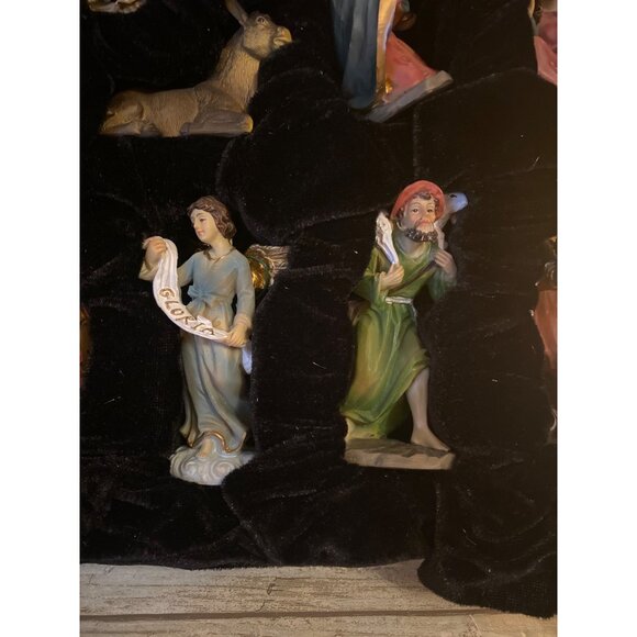 Robert Stanley “The Promise of Christmas” Nativity Set – 11-Piece 2016 in Box - Picture 5 of 12